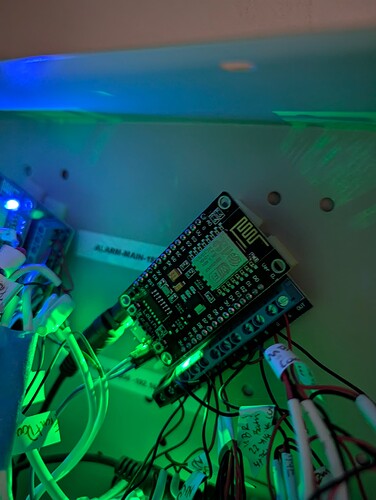 PXL_20251130_173956379